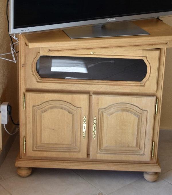 Meuble de TV placage chêne - Comment relooker vos meubles anciens