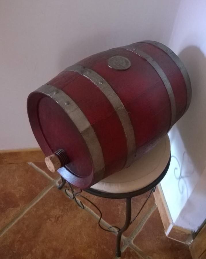 TONNEAU EN PLASTIQUE RELOOKÉ TONNEAU EN PLASTIQUE RELOOKÉ