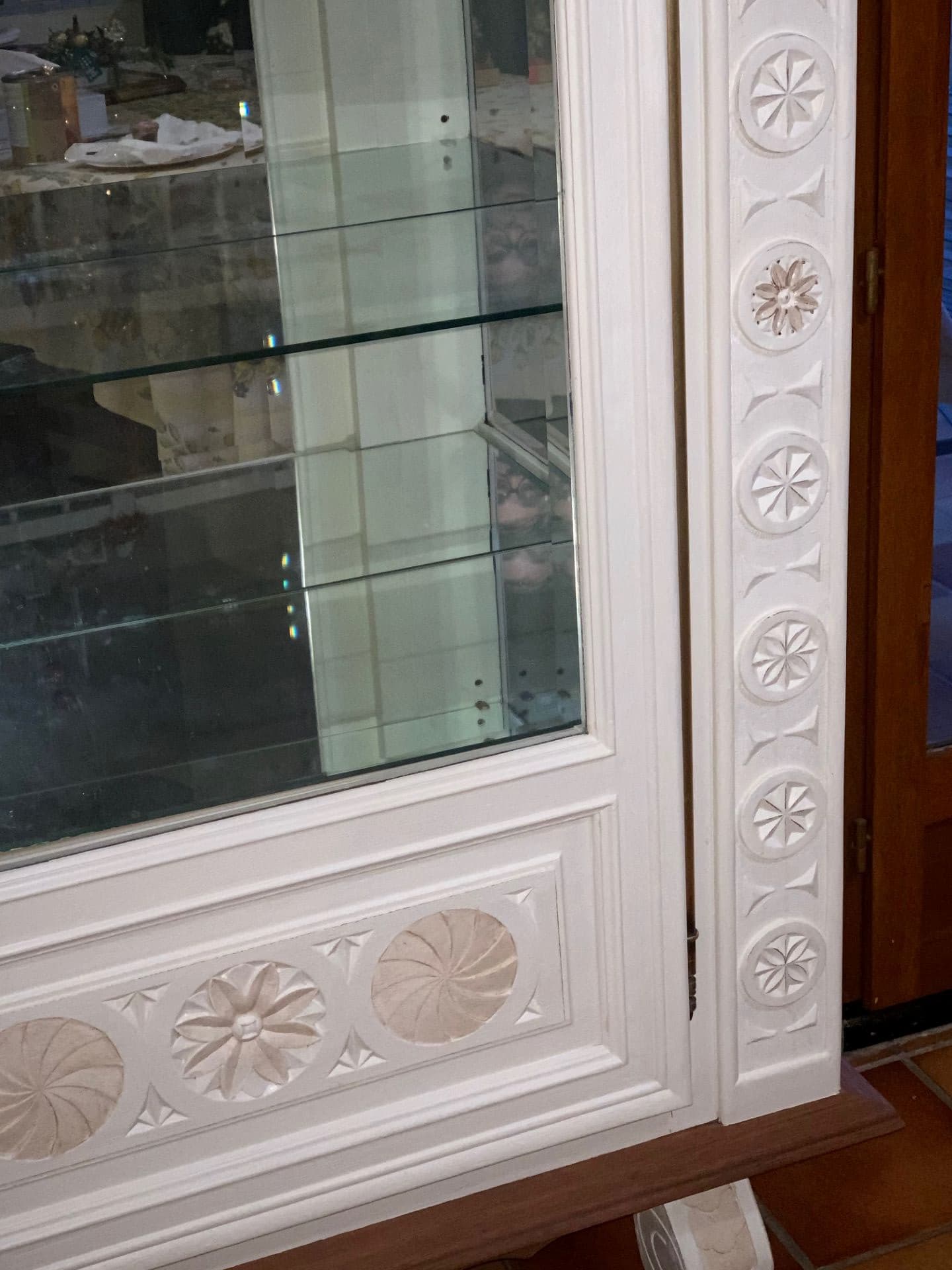 VITRINE DE STYLE BASQUE